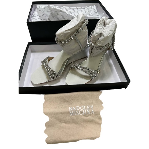 BADGLEY MISCHKA Gali Crystal Embellished Evening Wedge - Size 5.5 - Picture 4 of 5
